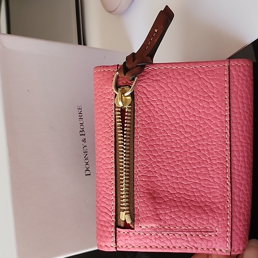 Dooney&Bourke - Picture 5 of 5